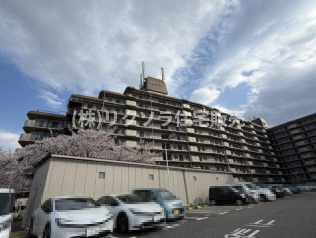 寝屋川コーポラスの外観|新しい生活にいかがでしょうか？外観はお住まいの顔になります。こだわりたいポイントですね。水回りリフォームやリノベーションも承ってます。
■現地見学・資金計画相談・住宅ローン相談もお問合せ受付中■