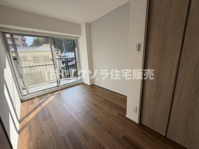 寝屋川コーポラスの寝室|洋室5.0帖
■物件内覧・資金計画相談・住宅ローン相談、リフォーム相談、お問合せ受付中■
※当日・翌日のご内覧、ご相談はお電話でのお問合せがスムーズです！