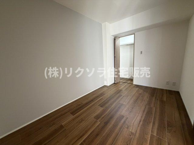 寝屋川コーポラスの子供部屋|洋室5.0帖
■物件内覧・資金計画相談・住宅ローン相談、リフォーム相談、お問合せ受付中■
※当日・翌日のご内覧、ご相談はお電話でのお問合せがスムーズです！