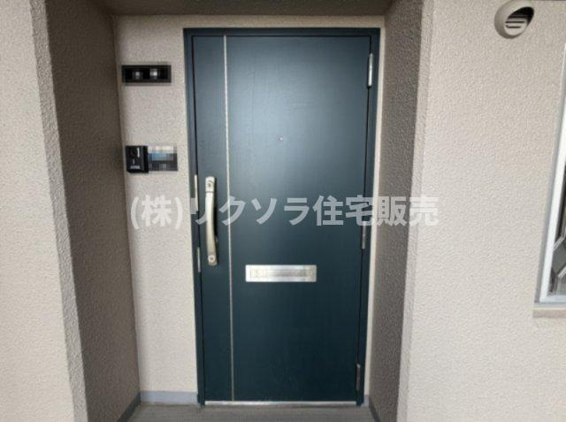寝屋川コーポラスの玄関|■物件内覧・資金計画相談・住宅ローン相談、リフォーム相談、お問合せ受付中■
※当日・翌日のご内覧、ご相談はお電話でのお問合せがスムーズです！