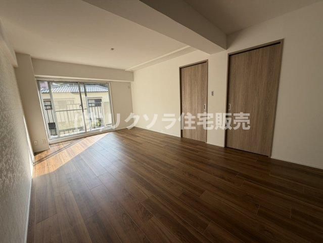 寝屋川コーポラスの居間・リビング|LDK17.5帖
■物件内覧・資金計画相談・住宅ローン相談、リフォーム相談、お問合せ受付中■
※当日・翌日のご内覧、ご相談はお電話でのお問合せがスムーズです！