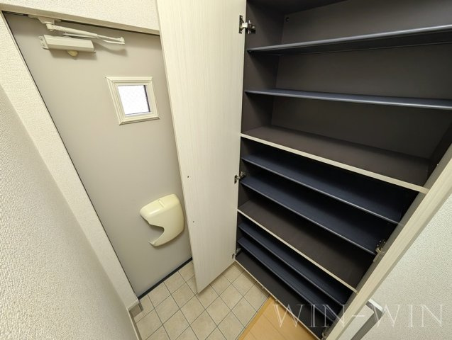 ホワイトテール Ⅰの玄関