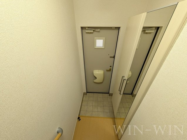 ホワイトテール Ⅰの玄関
