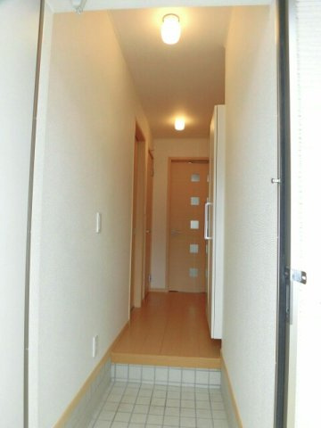 メゾン・ジェルメの玄関|明るい玄関です