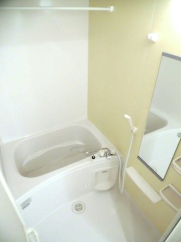 メゾン・ジェルメの浴室|ゆったり過ごせるお風呂です