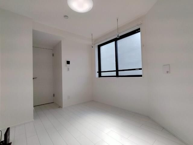 ＩＬ　ＭＥＺＺＯ　ＤＩ　ＴＯＫＹＯ，ＴＲＥの内装|明るい色調の室内です