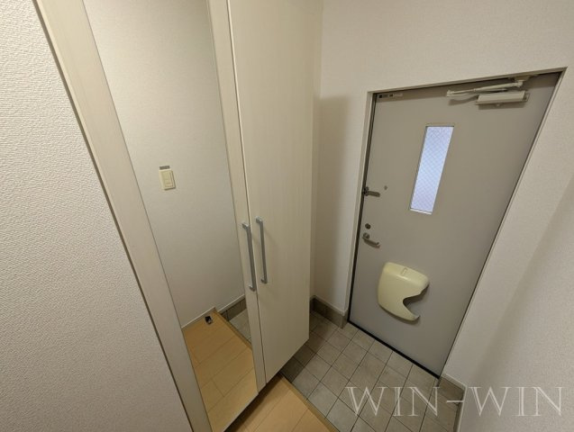 フィオーレ・2011 Aの玄関