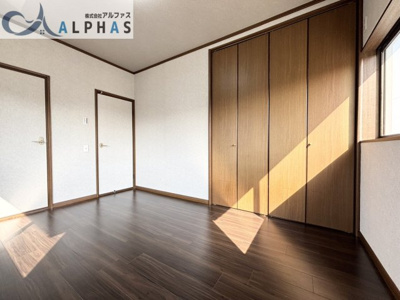 【洋室】 | 神戸市西区宮下二丁目　一戸建て | ■ウォークインクローゼット付でお部屋がスッキリ片付きます♪