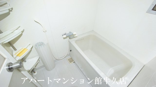 牛久ロイヤルレジデンスAⅡ型の浴室