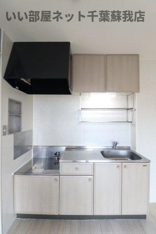 アルカディアⅤのキッチン|コンパクトなキッチンで掃除もラクラク