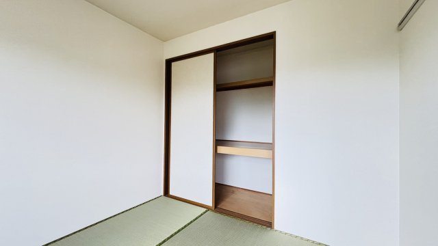 クリスタルWAKAⅡ B棟の和室