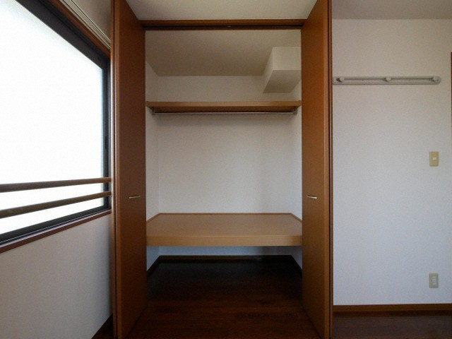 クリスタルWAKAⅡ B棟の収納|別号数タイプ