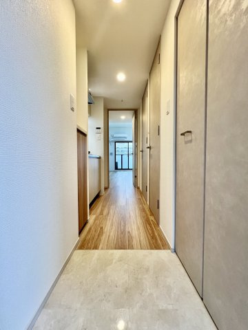 S-RESIDENCE堀田駅前futurの玄関