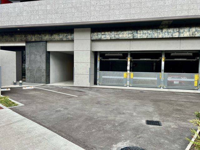 S-RESIDENCE堀田駅前futurの駐車場