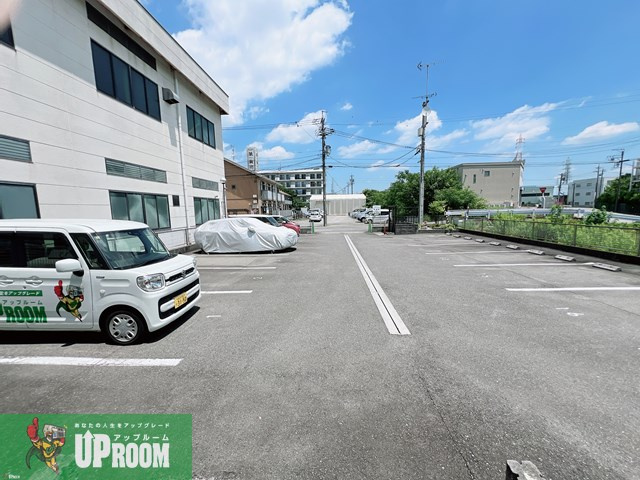 パルティール光の駐車場