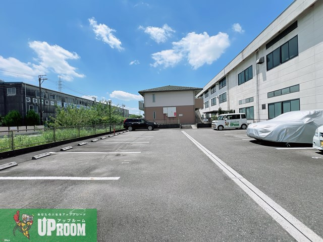 パルティール光の駐車場