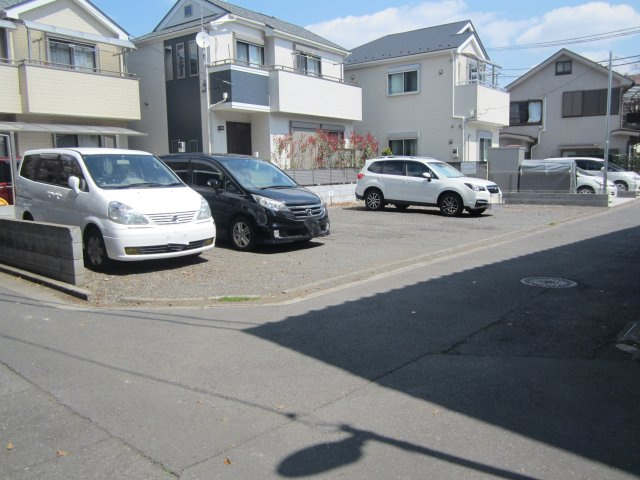 篠田園寿福寺横駐車場