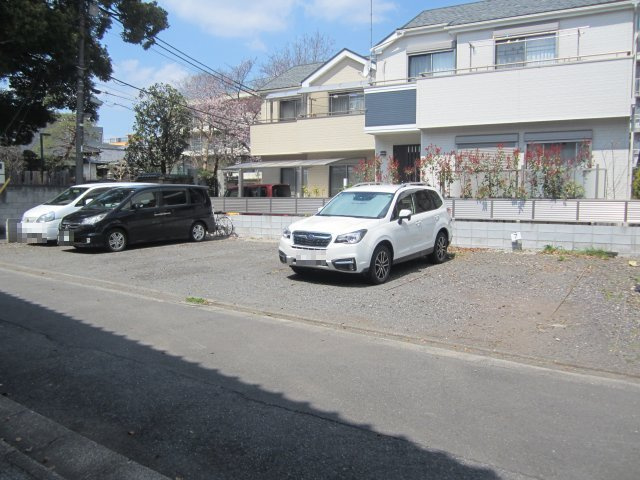 篠田園寿福寺横駐車場の外観