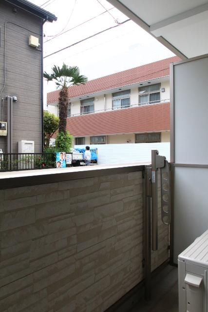 ベレッツァ中板橋のバルコニー
