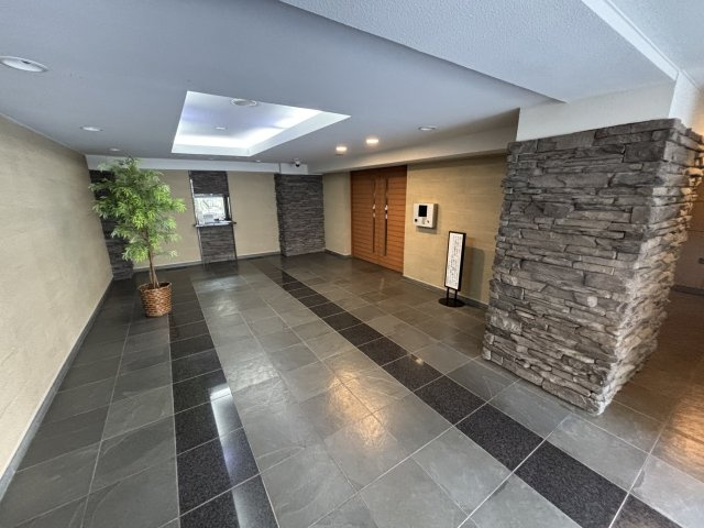 コスモ横濱ガーデン山のエントランス