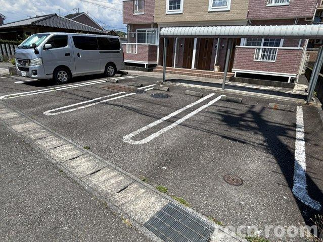 フィオーレⅠの駐車場
