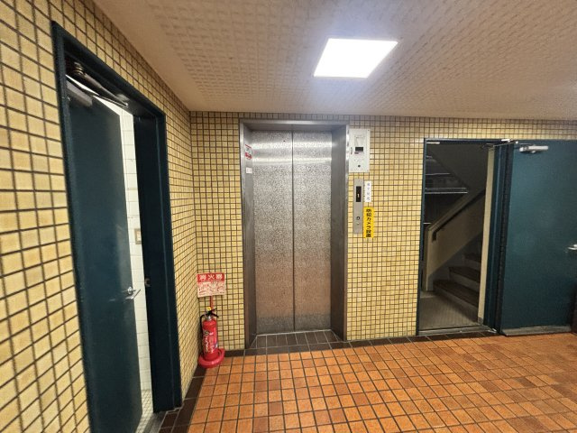 ダイアパレス新神戸のエントランス