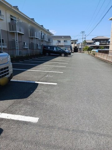 ハイツウイステリア（Ａ）の駐車場
