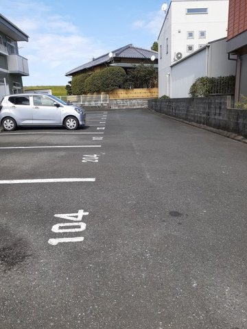 リバーサイド高浜の駐車場