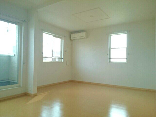 メゾンドールＡの居間・リビング