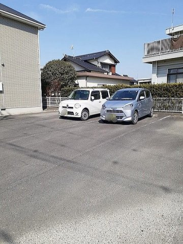 サンライズの駐車場