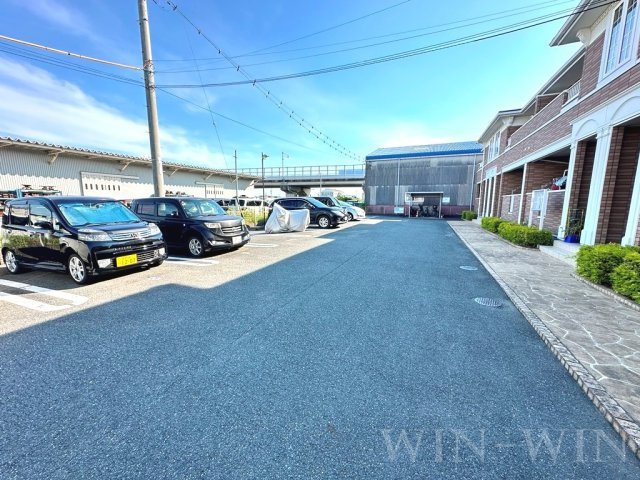 ロイヤルモーメント Ⅱの駐車場