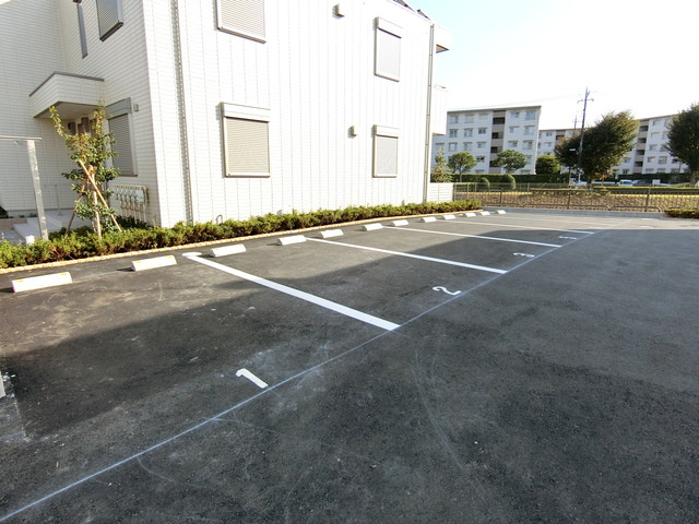 ＡｐｒｉｃｏⅠ（アプリコワン）の駐車場|★敷地内広々駐車場★