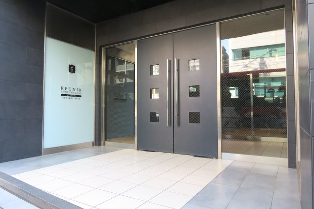 レニール本駒込のエントランス