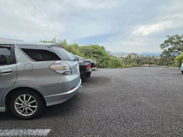 サニーヒル塚の台の駐車場