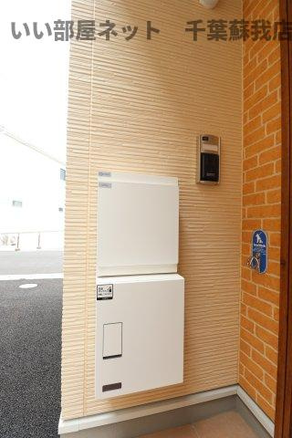 さくらハウスのエントランス|宅配ボックスがあると、自分の時間を有効活用できますね！