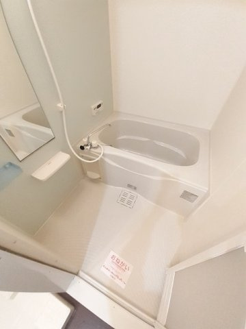 メゾンセレナーデＣの浴室