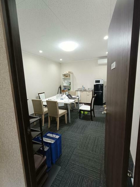 八帖北１１－１店舗事務所の内装