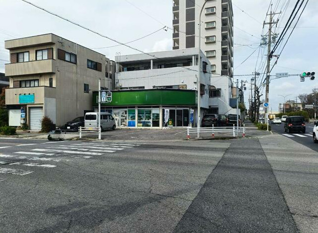 八帖北１１－１店舗事務所の外観