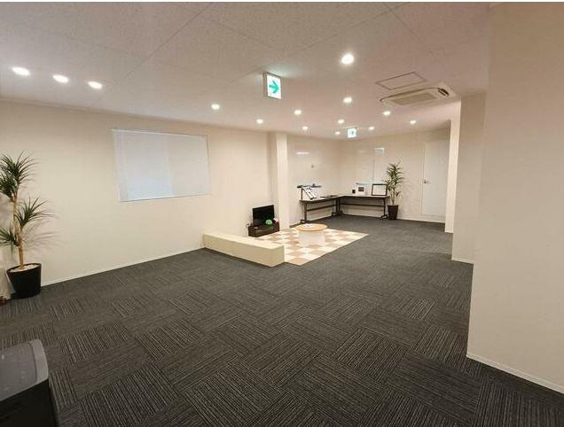 八帖北１１－１店舗事務所の内装