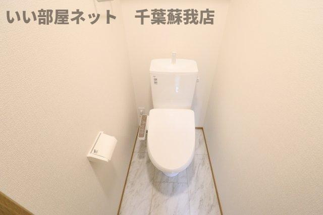 さくらハウスのトイレ|ゆったりとした空間のトイレです