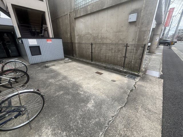 モトヤマヒルズの駐車場
