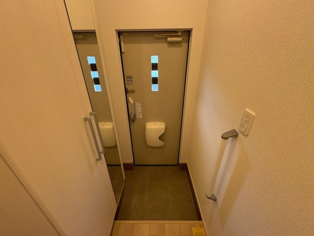 メゾン　ド　グレイスBの玄関