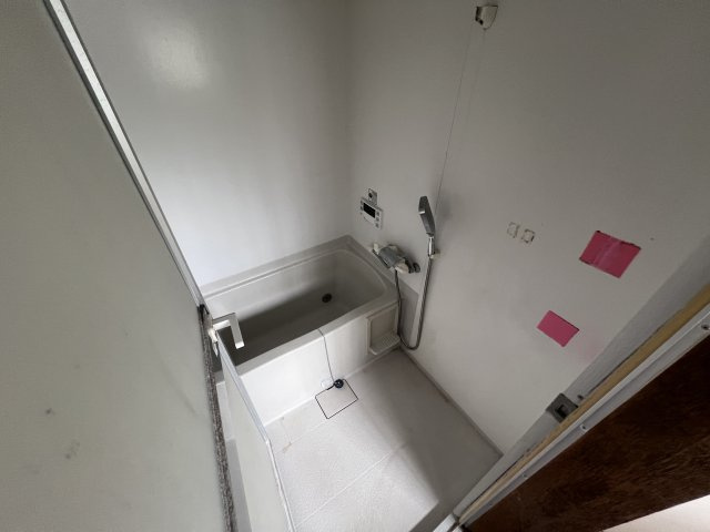 二見町西二見貸家の浴室