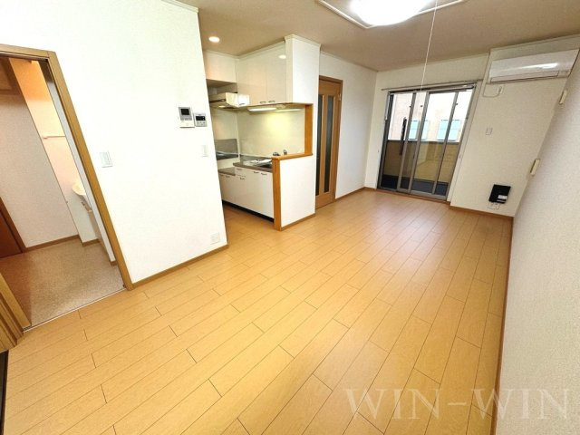 カーサフィオーレ Aの居間・リビング