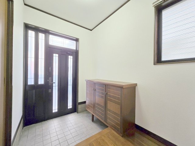 羽村市羽加美1丁目　リフォーム戸建の玄関