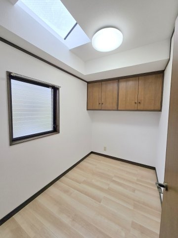 羽村市羽加美1丁目　リフォーム戸建の洋室