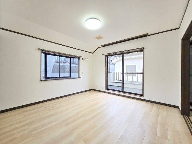 羽村市羽加美1丁目　リフォーム戸建の洋室