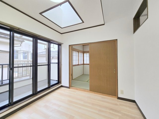 羽村市羽加美1丁目　リフォーム戸建の洋室