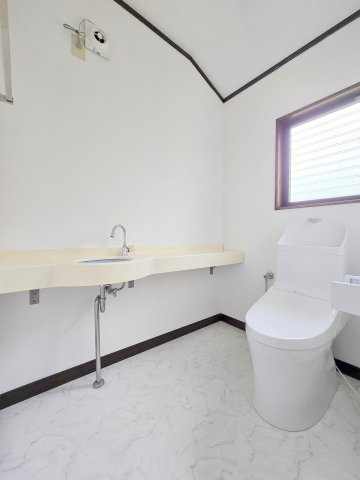 羽村市羽加美1丁目　リフォーム戸建のトイレ