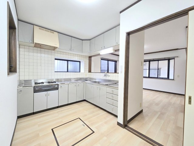 羽村市羽加美1丁目　リフォーム戸建のキッチン